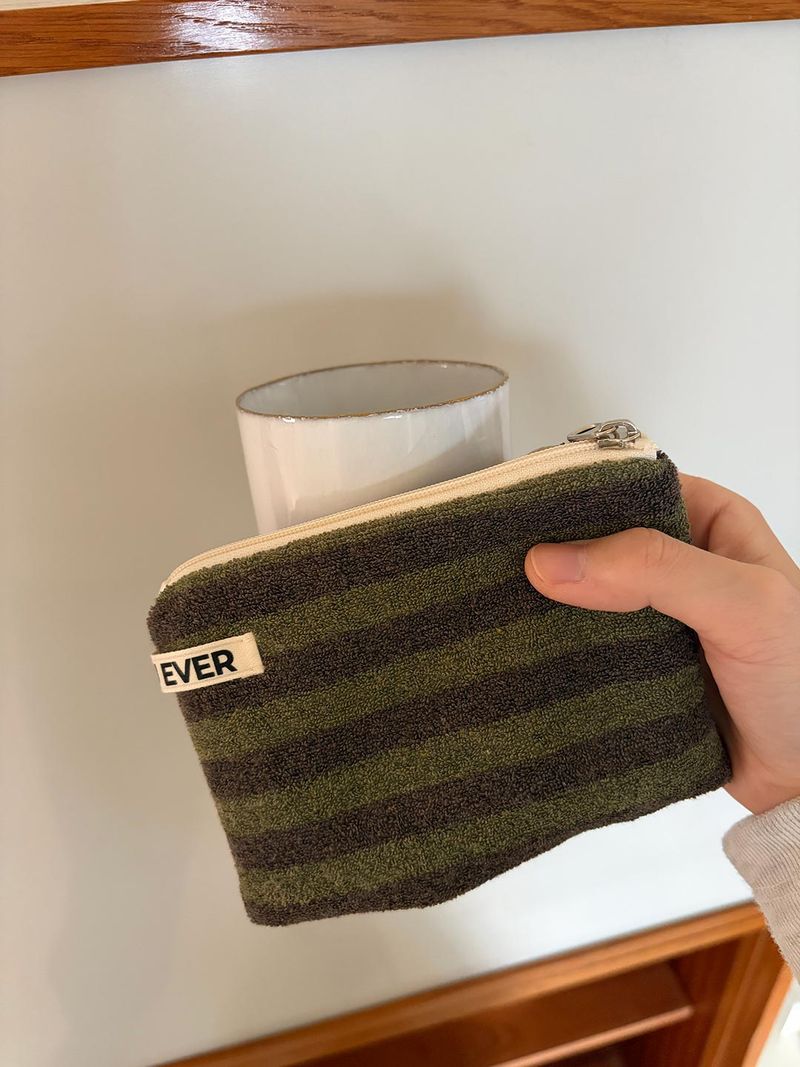 Two-tone terry flat pouch - brown , M size