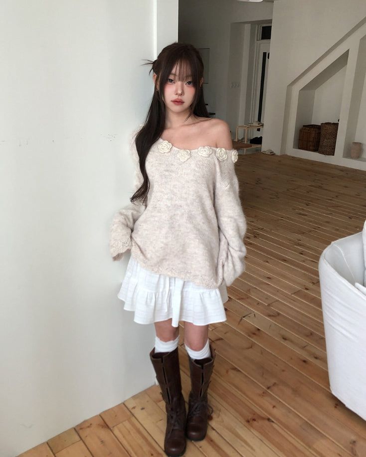 Rosy Flower Hairy V-neck Knit