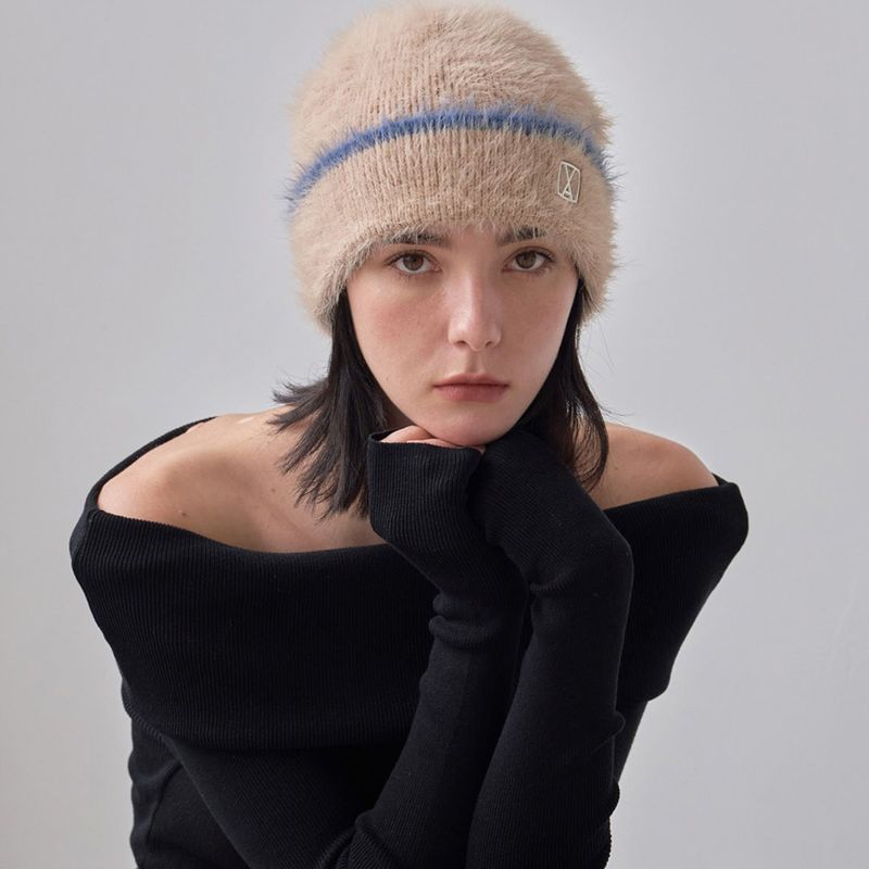 VA Square Stud Hairy Beanie / Beige