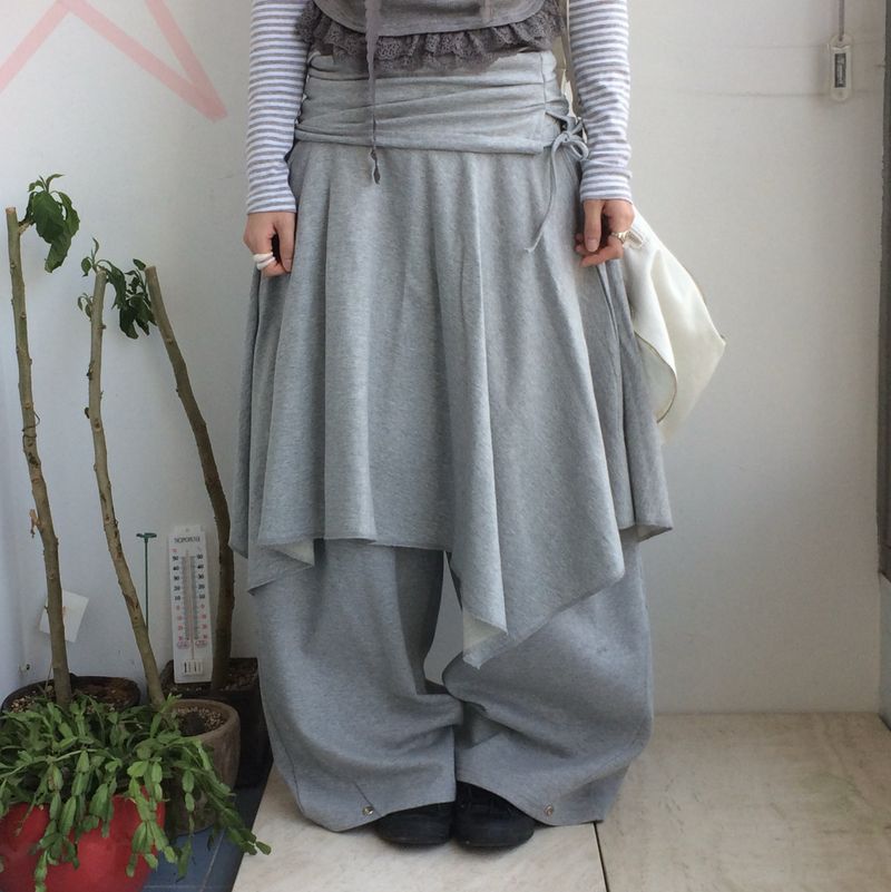ner.ui.bin（ノエビン）の「flared ribbon skirt（Skirts）」
