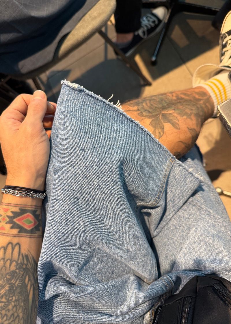 Bermuda waistband ripped jeans