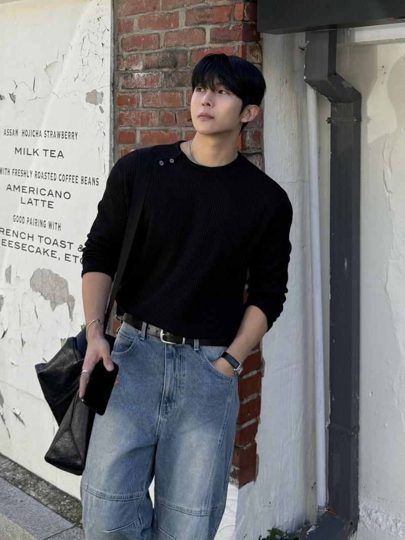 Waffle diagonal button crop long-sleeve t-shirt