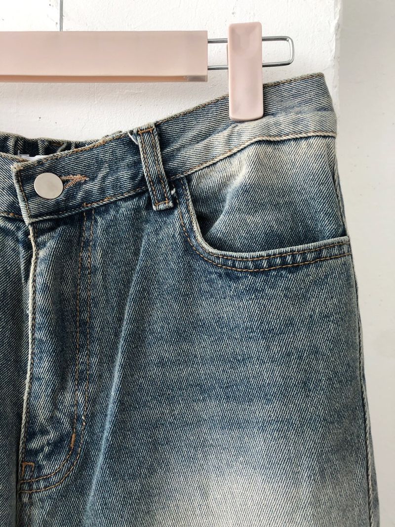 Wide volume jeans