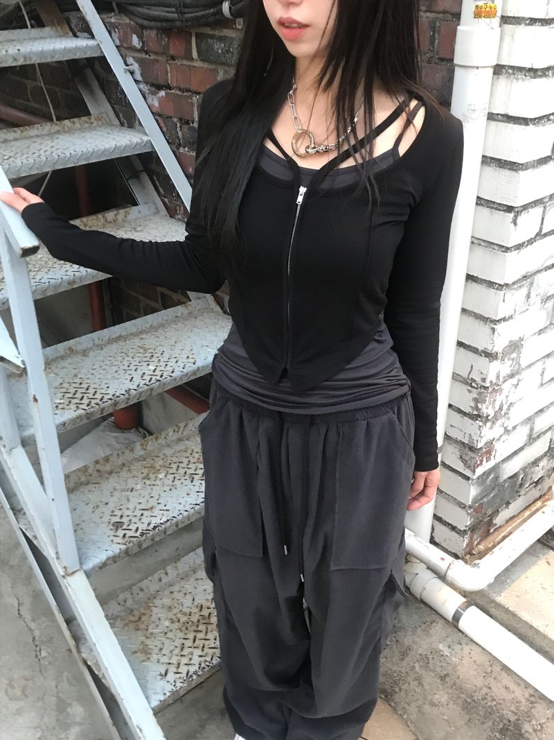 Unique V-Strap Zipper Slim T-Shirt