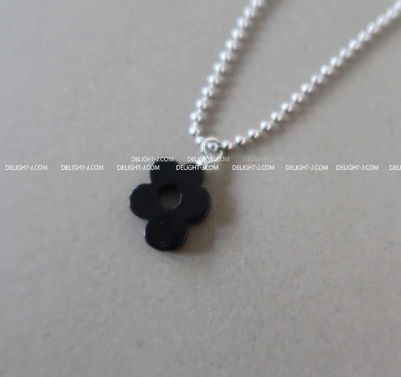 Flower pendant military string necklace