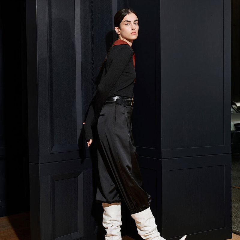  AVA TURTLE NECK TOP, BLACK