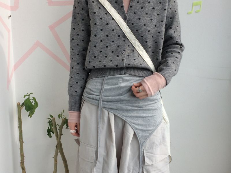 loose-fit strap sleeveless