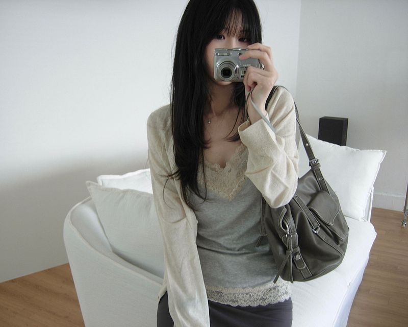 Cindy Lace Sleeveless (one color)