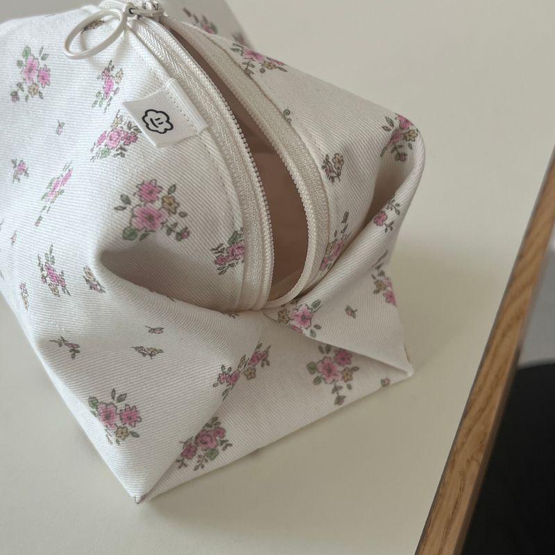 SPRING FLOWER ZIPPER POUCH
