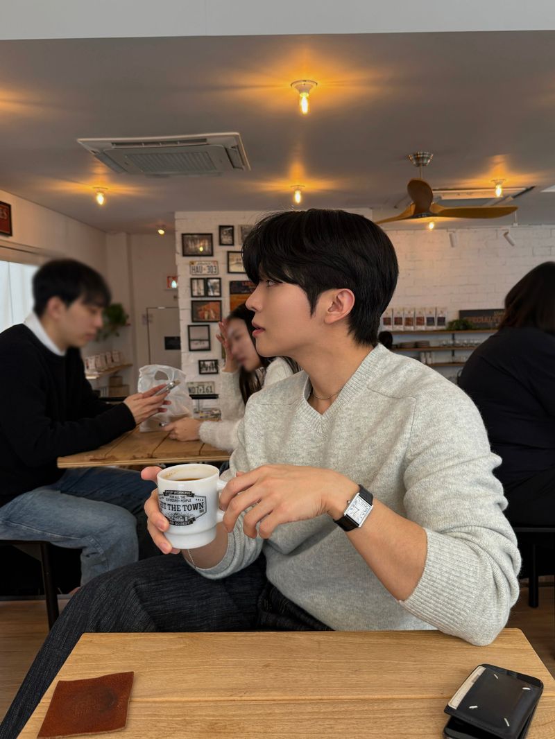 Settle line v-neck knitwear