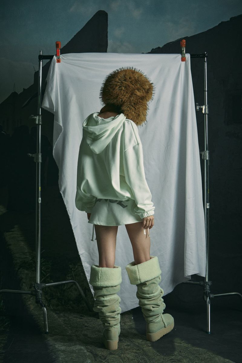 METAL MINK HOOD