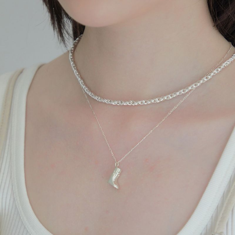 put on your boots necklace stone ver.
