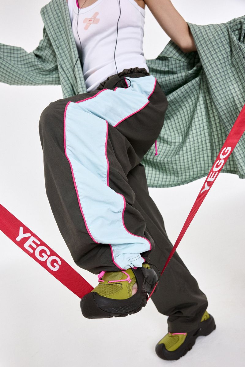 YEGG（イエグ）の「ナイロントラックパンツ（パンツ）」