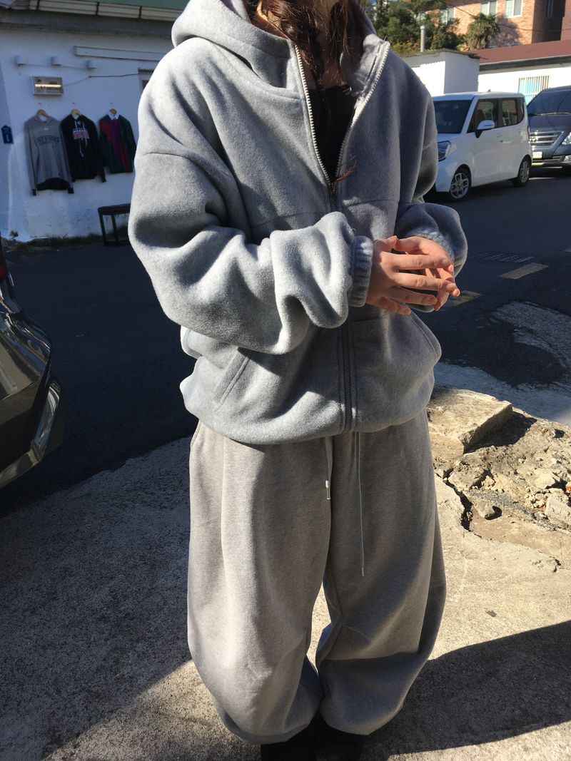 Soft hood zip-up