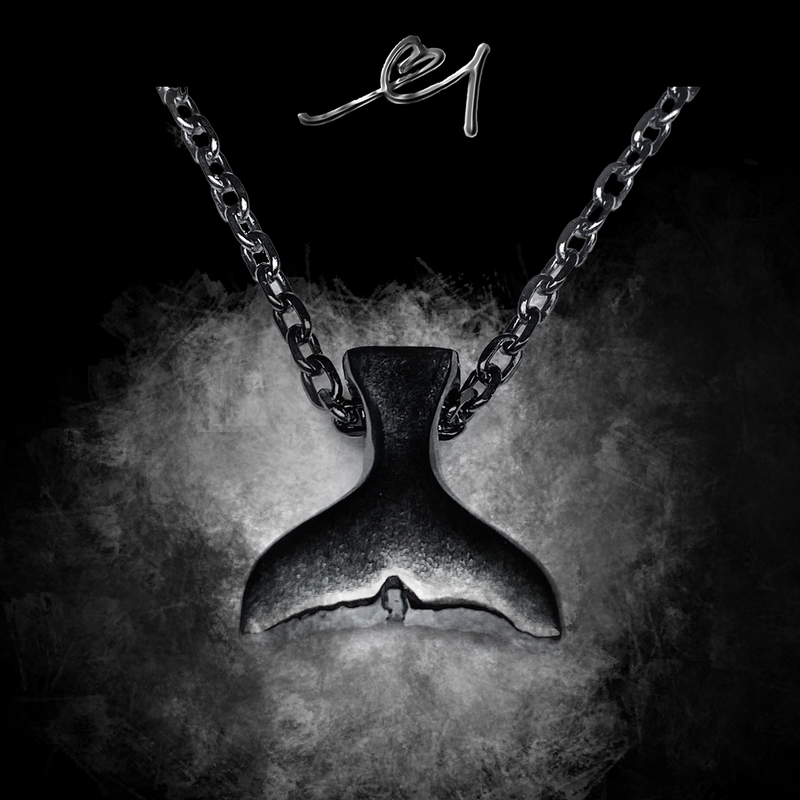 necklace 'whale tail'  {MADE}