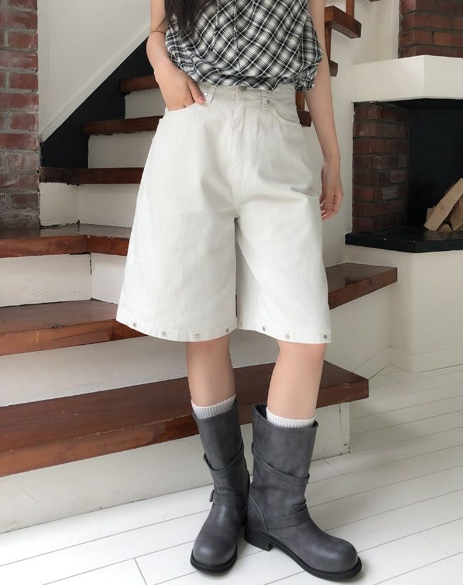 ULAN(ユレン)の「Two-Buckle Shirred Biker Boots(Shoes)」