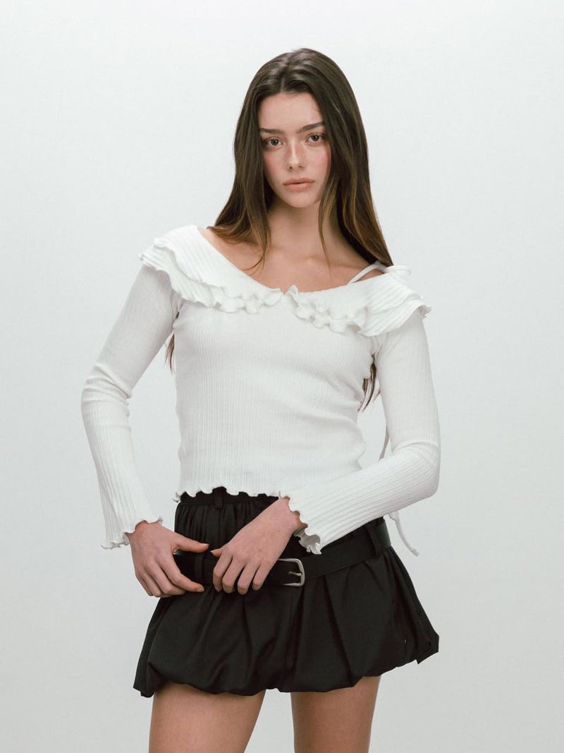 MOIFAIRE（モイフェア）の「FRILL OFF SHOULDER T-SHIRT / WHITE（Tops）」