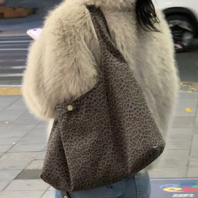 Avivere（アビベール）の「NUET BAG (DARKBROWN)（Bags）」