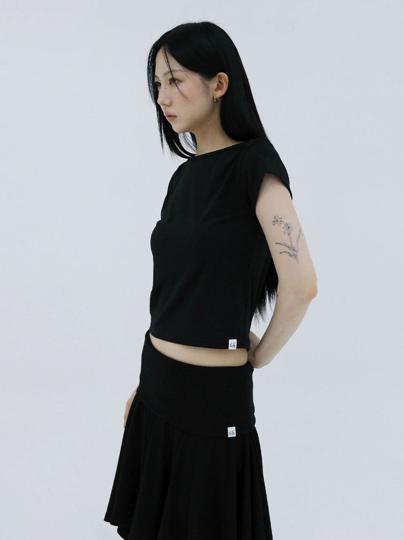 UGLYSHADOW（アグリーシャドウ）の「BASIC ESSENTIAL RIB BOAT TOP(BLACK)（Tops）」