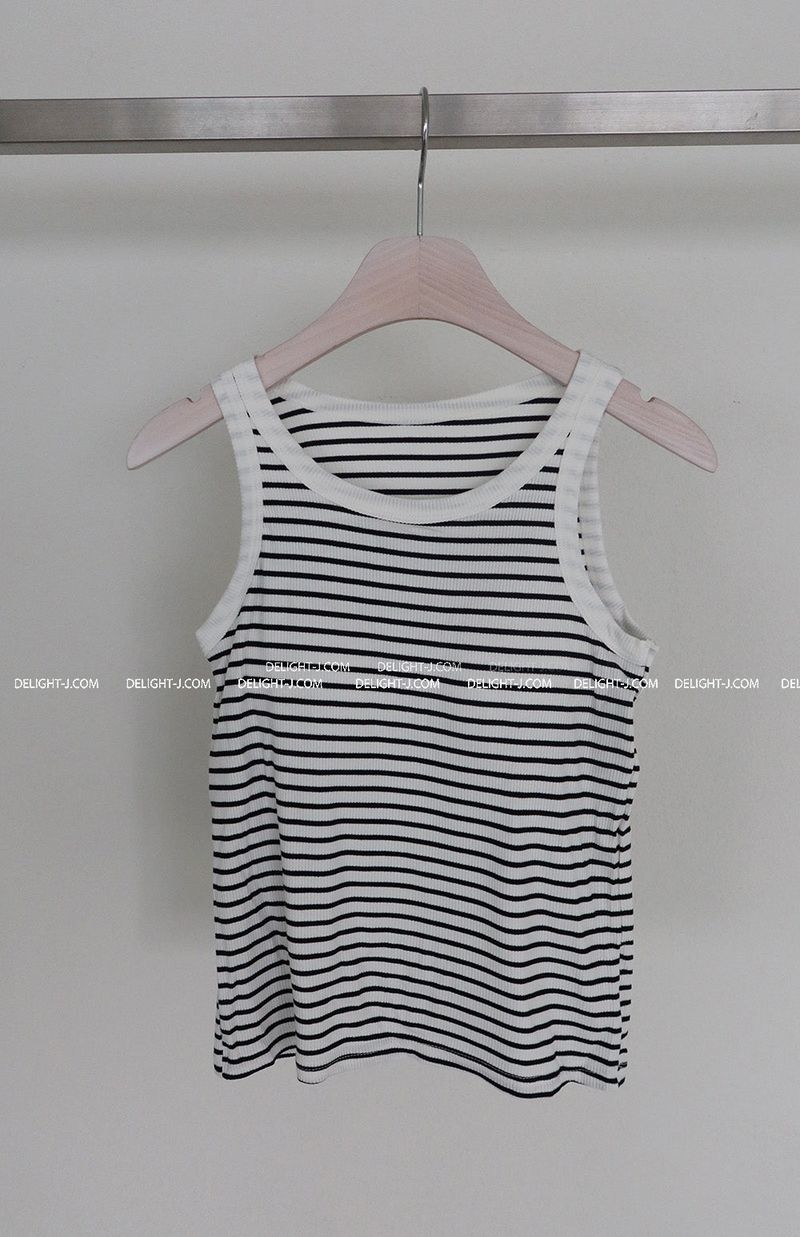 Stripe Dangara is a sleeveless top with a cap