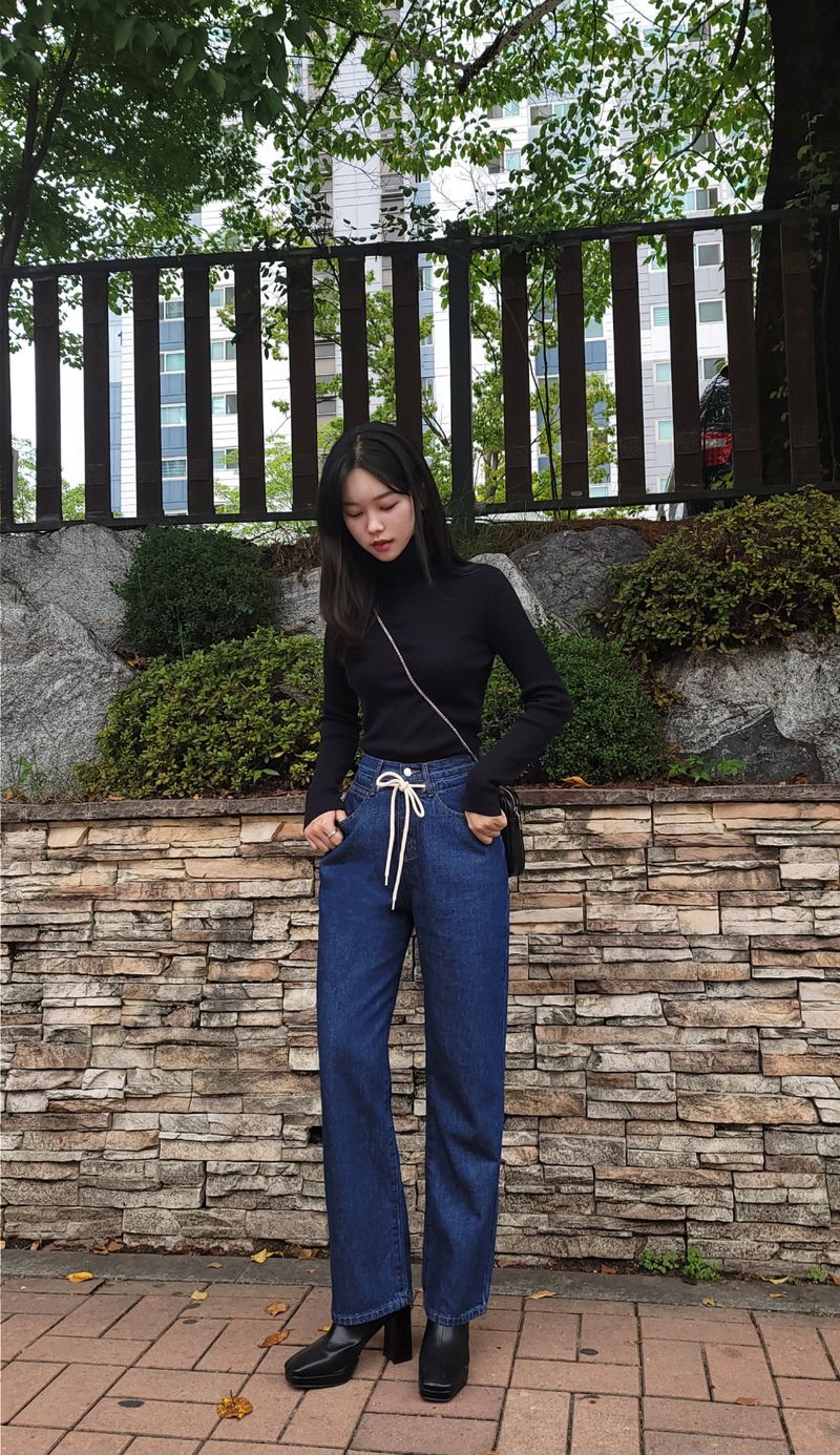 JEON SO MIN SEMI-WIDE FIT STRING POINT DARK DENIM PANTS [17708]