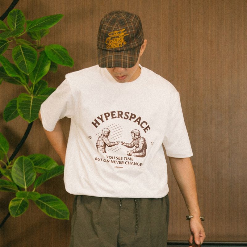 DAKYAM（ダキヤム）の「DAKYAM 2025S/S ハイパースペース コンタクトプリンティングTシャツ（トップス）」