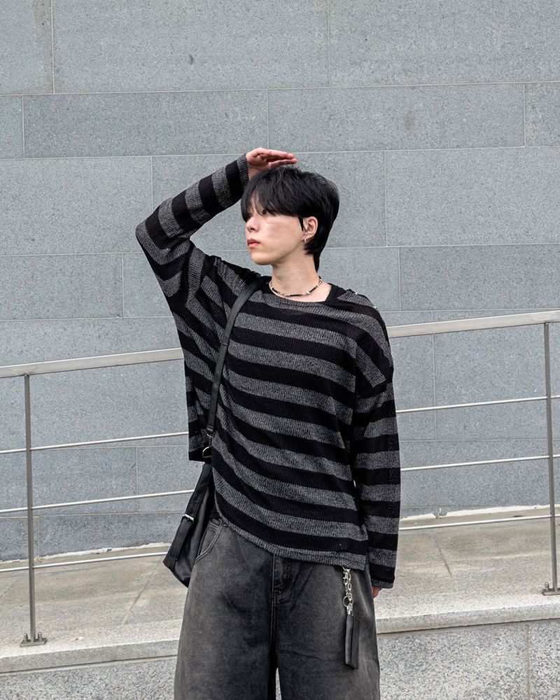 Lure shoulder snap stripe knit