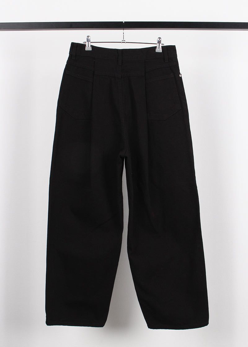 TUCK WIDE DENIM PANTS