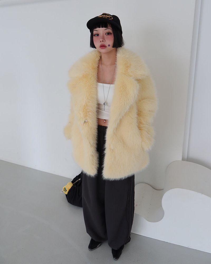 Pastel collar fake fur jacket