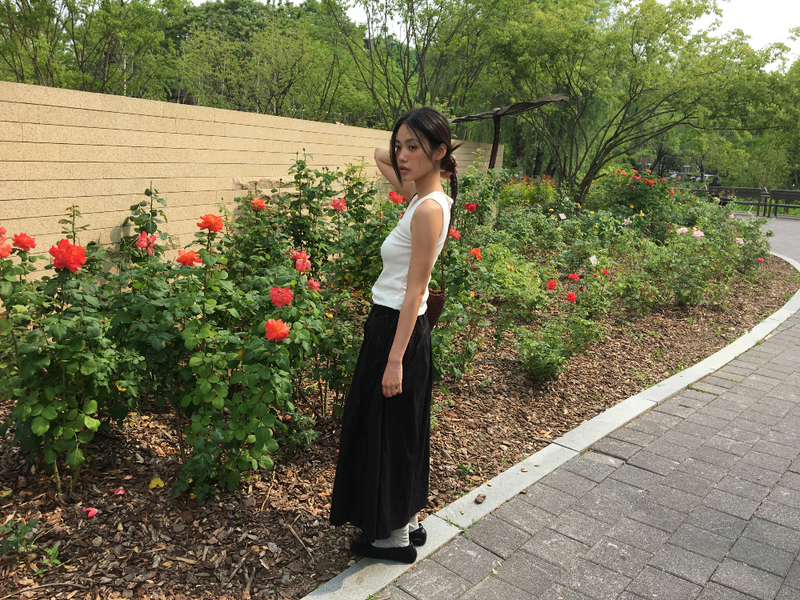 Aki Button Pleated Skirt (1color)