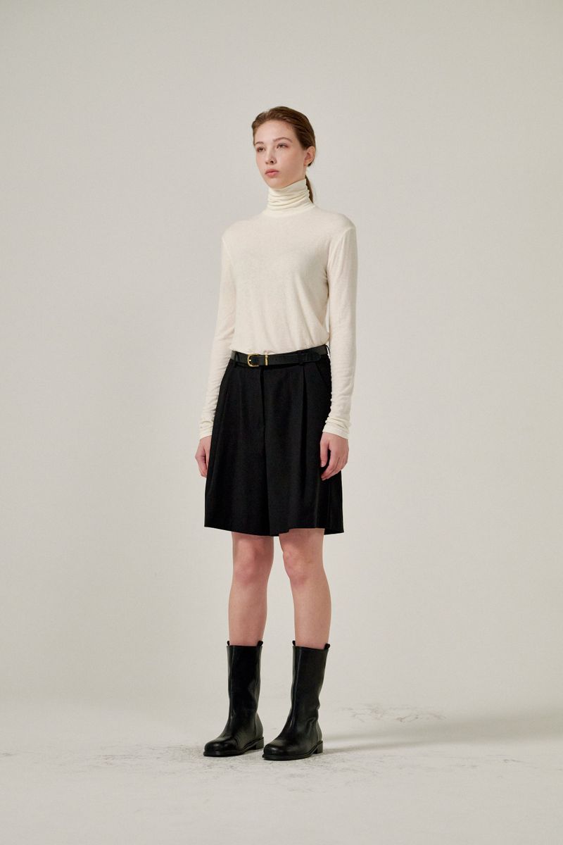 Soft turtle neck T-shirts (Black)