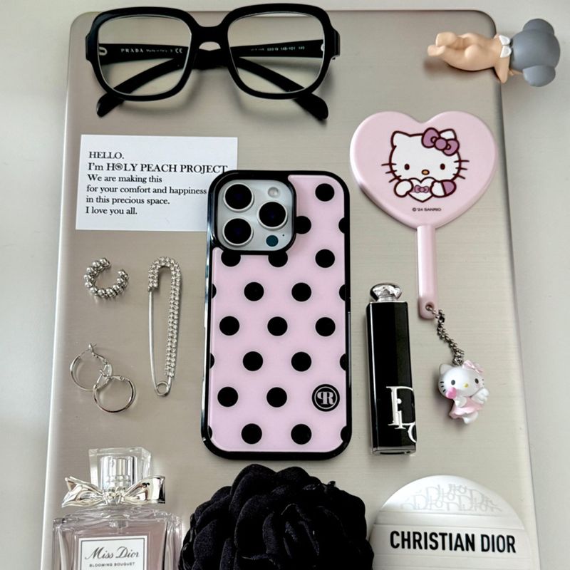 holypeachproject(ホリーピーチプロジェクト)の「m ドット. (pinkblack) グラスバンパーiPhoneケース(スマホグッズ/小物)」