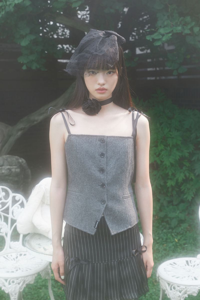 RIBBON BUTTON TOP (CHARCOAL)