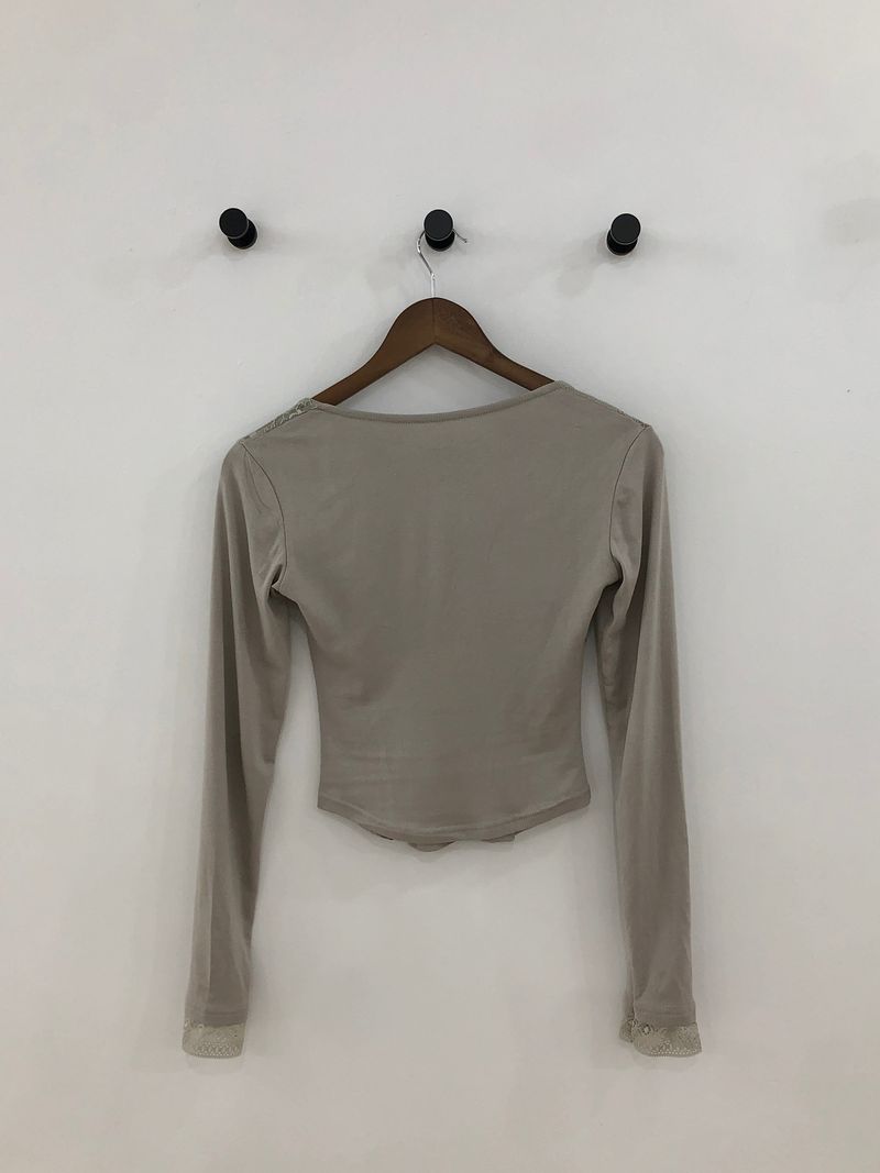 Lace Curve Slim Top