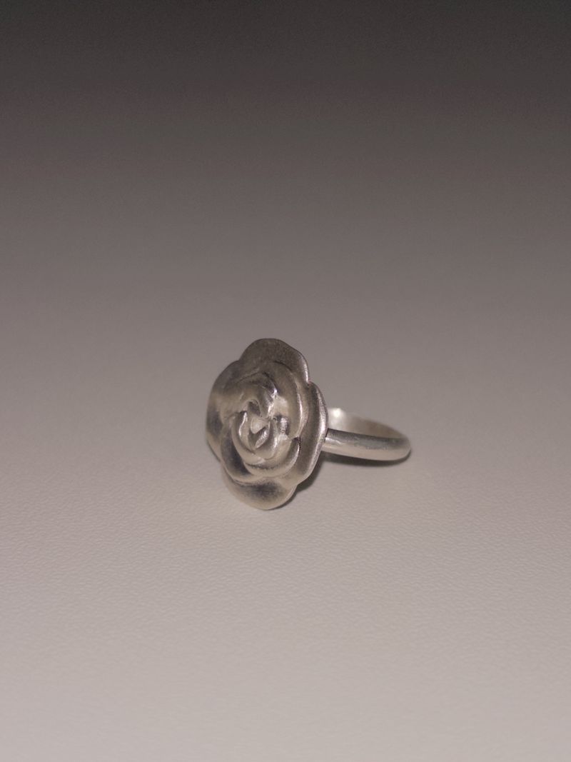 Big Flat Rose Ring