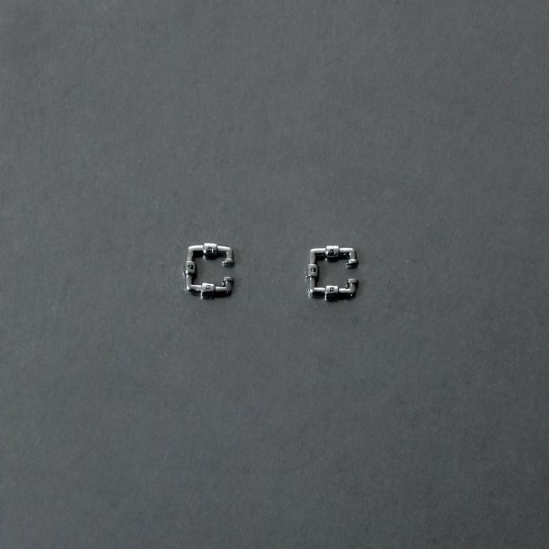 MICRO PIPE EAR CUFF