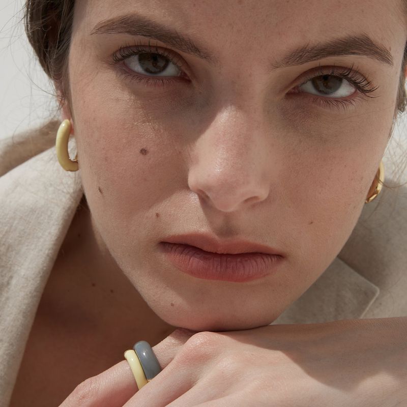 Viollina（ビオリーナ）の「Gelato Earrings_Lt.yell（Accessories）」