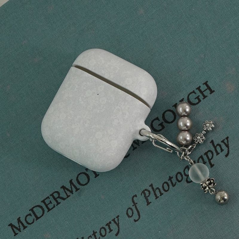 [MADE] lace white airpod case (matt)