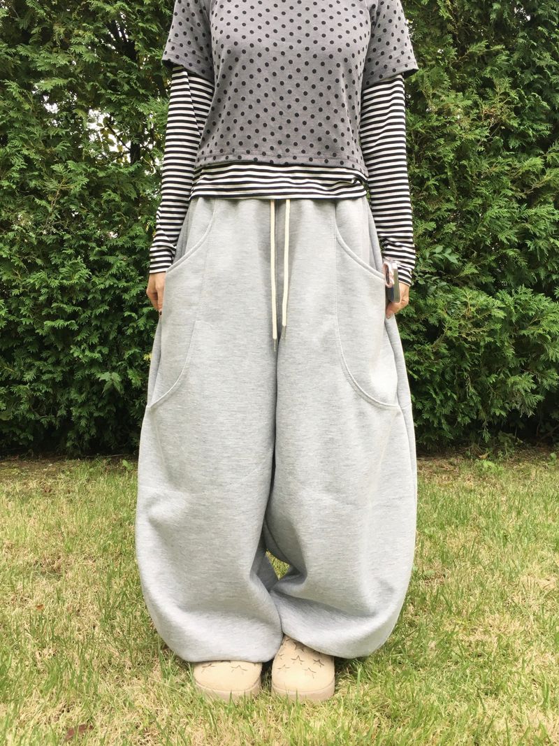 Mile Curved Two-Pocket Sweatpants (6c)