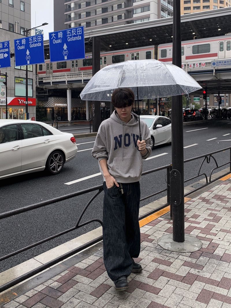 Nohv Lettering Crop Hoodie