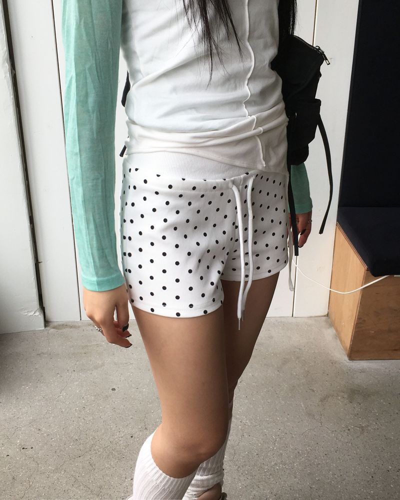Dot shorts