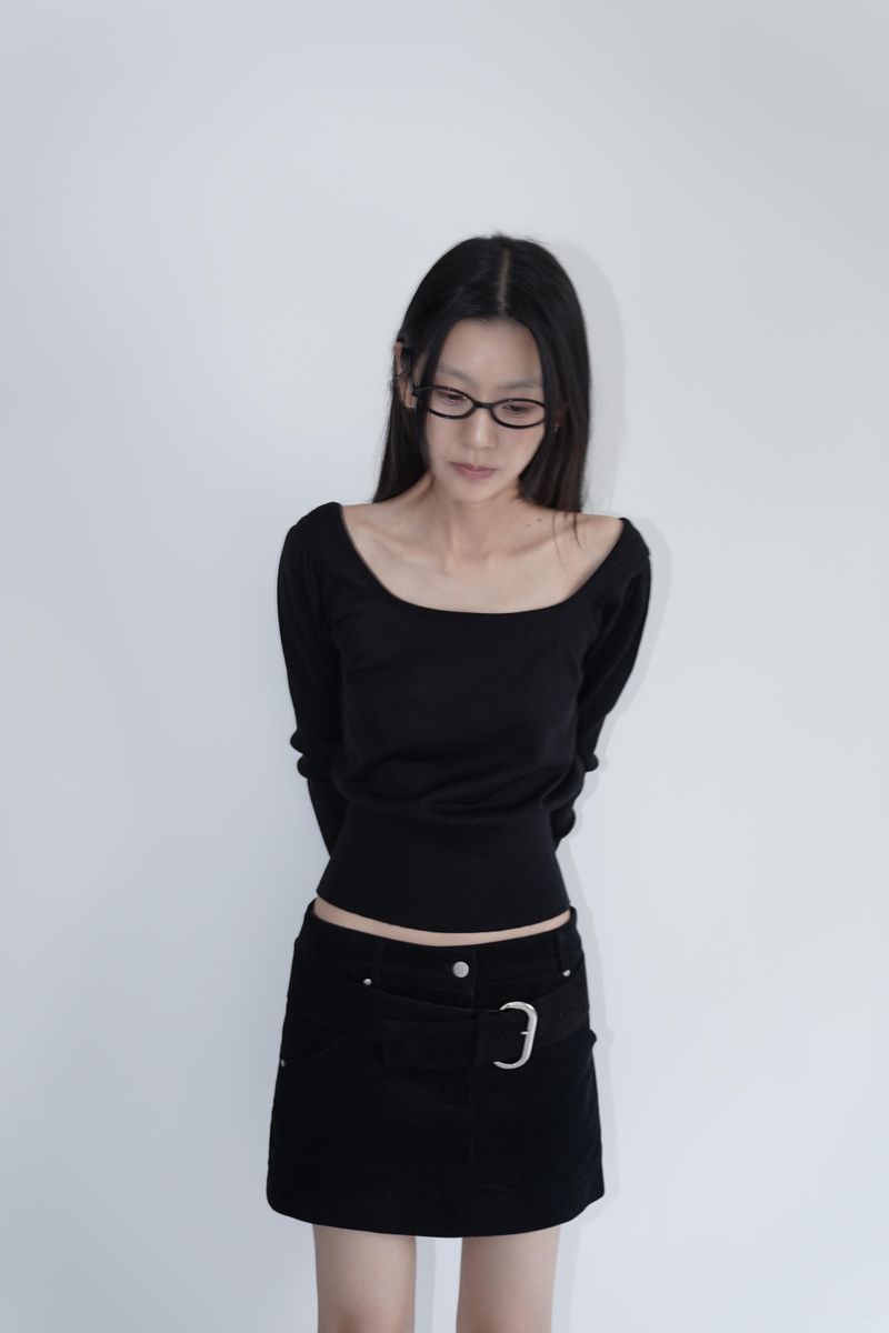 PUFF SLEEVE SQUARE NECK KNIT