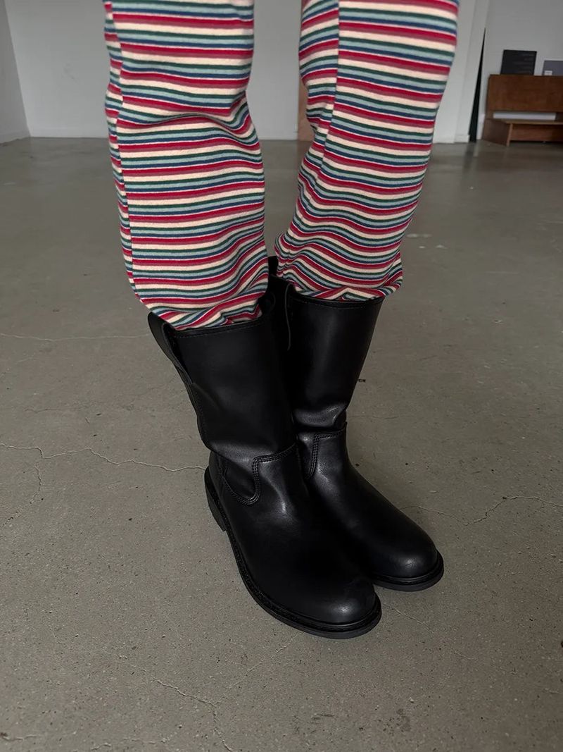 simple leather middle boots