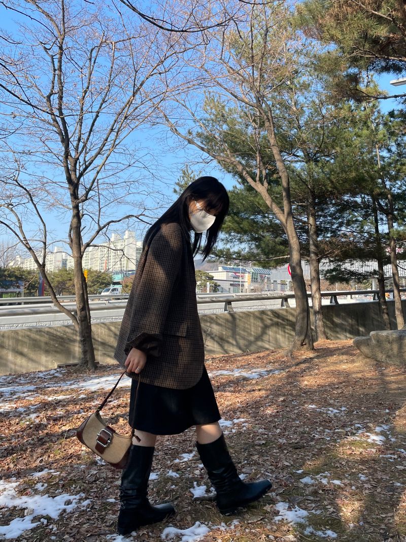 Square wrinkle middle boots 
