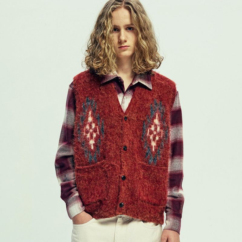 KND（ケイエンド）の「chimayo pattern brushed knit vest brick（Tops）」