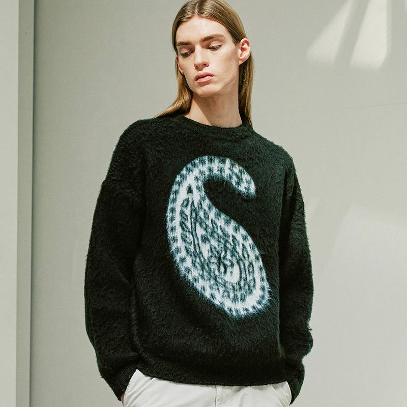 KND（ケイエンド）の「BULKY BRUSH PAISLEY SWEATER BLACK（Tops）」