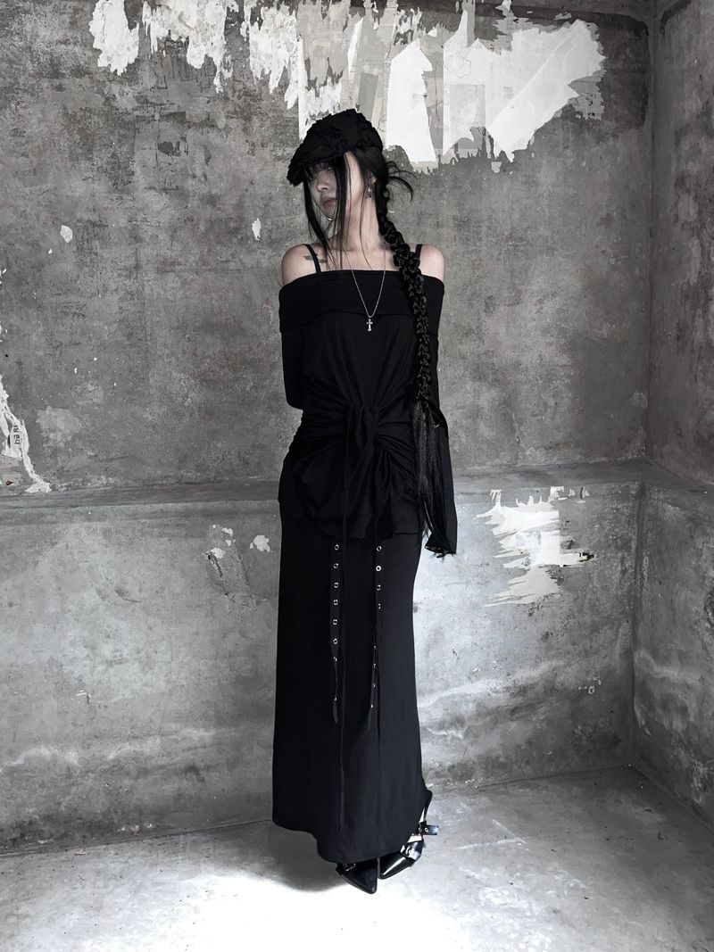 URBAN UNIQUE（アーバンユニーク）の「アイレットストラップフォールディングロングスカート（スカート）」
