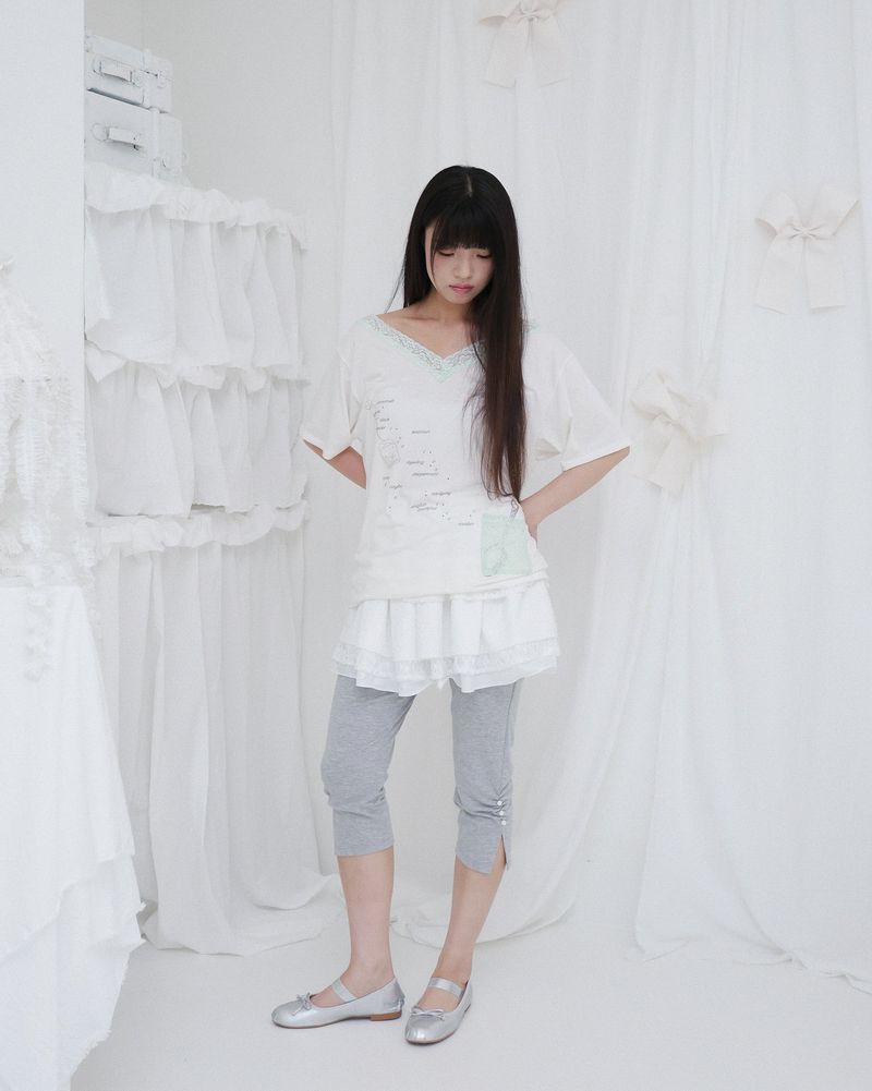 TEA DIARY V-NECK TOP / WHITE