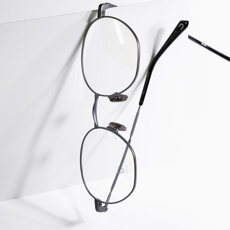 Knouun Round titanium glasses CODE. 101. A gray
