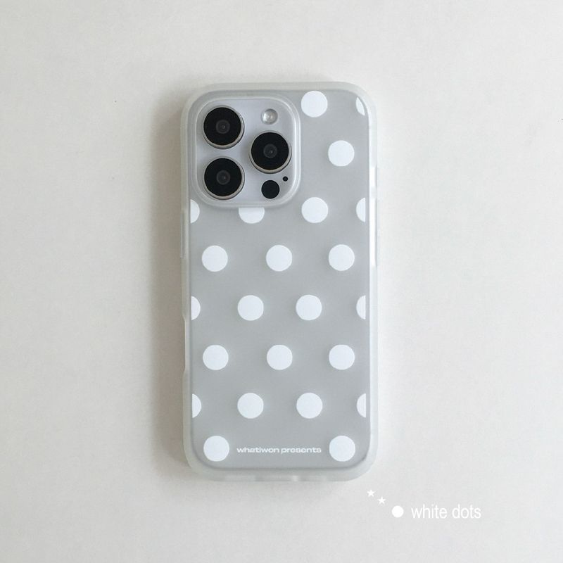 WHATIWON（ワットアイウォン）の「ホワイトドットケース ✿（スマホグッズ/小物）」